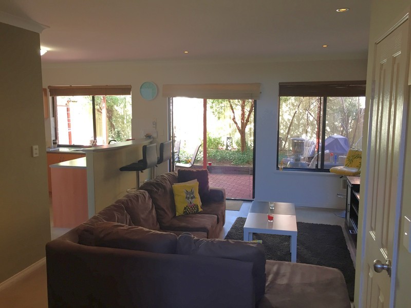 11B Leeder Street, Glendalough WA 6016