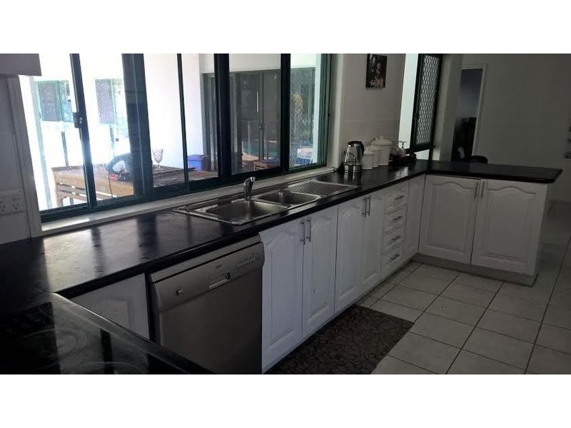 13 Lauren Court, Birkdale QLD 4159