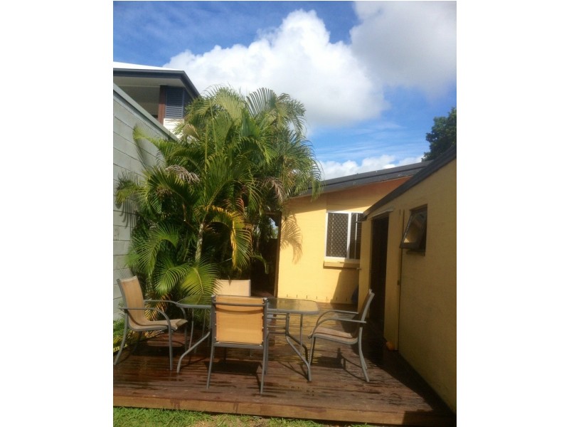 1/32 Nundah Avenue, Miami QLD 4220