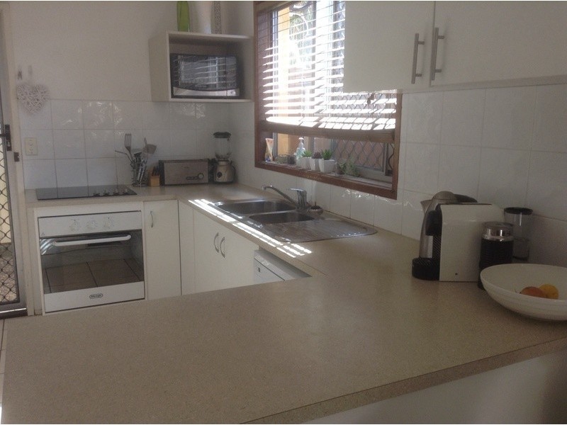 1/32 Nundah Avenue, Miami QLD 4220