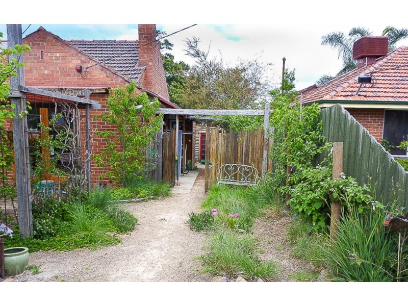 1 Croft Crescent, Reservoir VIC 3073