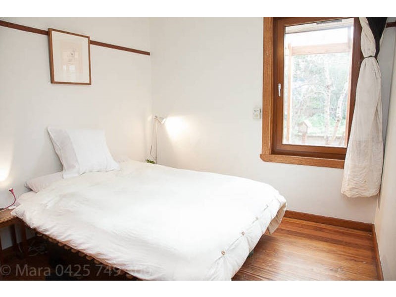 1 Croft Crescent, Reservoir VIC 3073