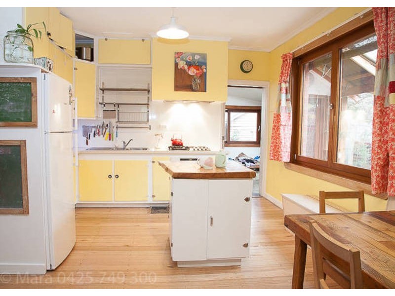 1 Croft Crescent, Reservoir VIC 3073
