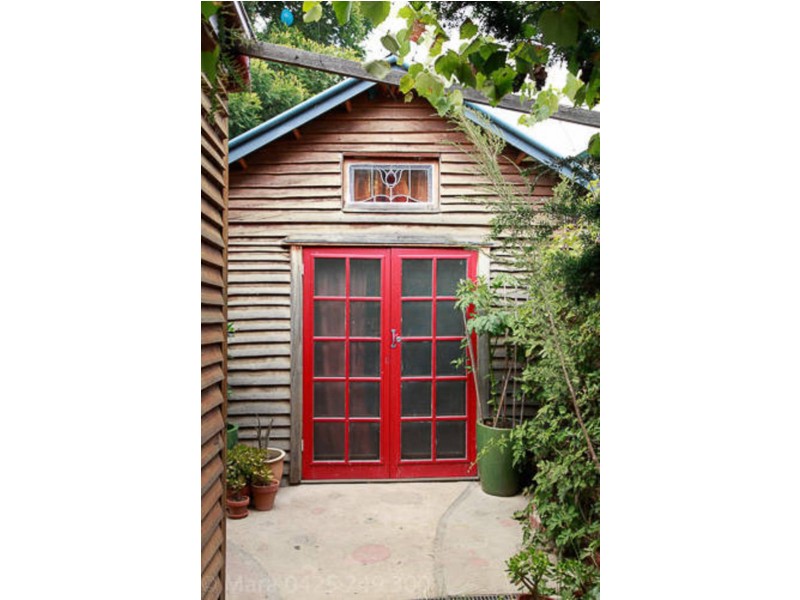 1 Croft Crescent, Reservoir VIC 3073