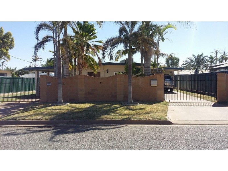 2/9 Cook Crescent, Sunset QLD 4825