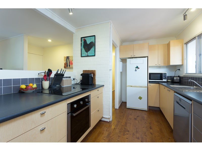 70 Dumbarton Drive, Kenmore QLD 4069