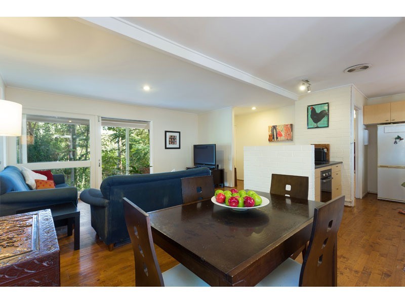 70 Dumbarton Drive, Kenmore QLD 4069