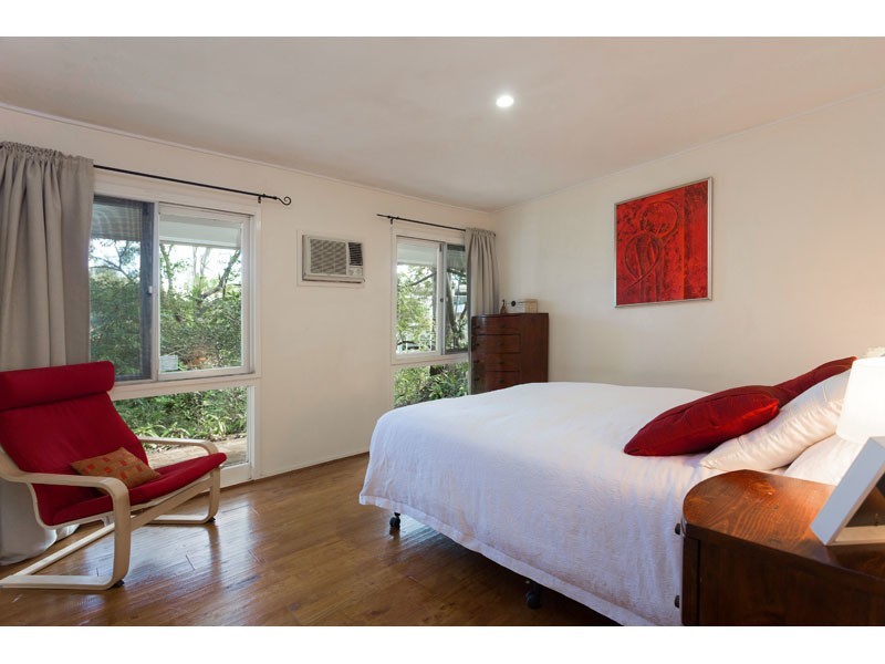 70 Dumbarton Drive, Kenmore QLD 4069