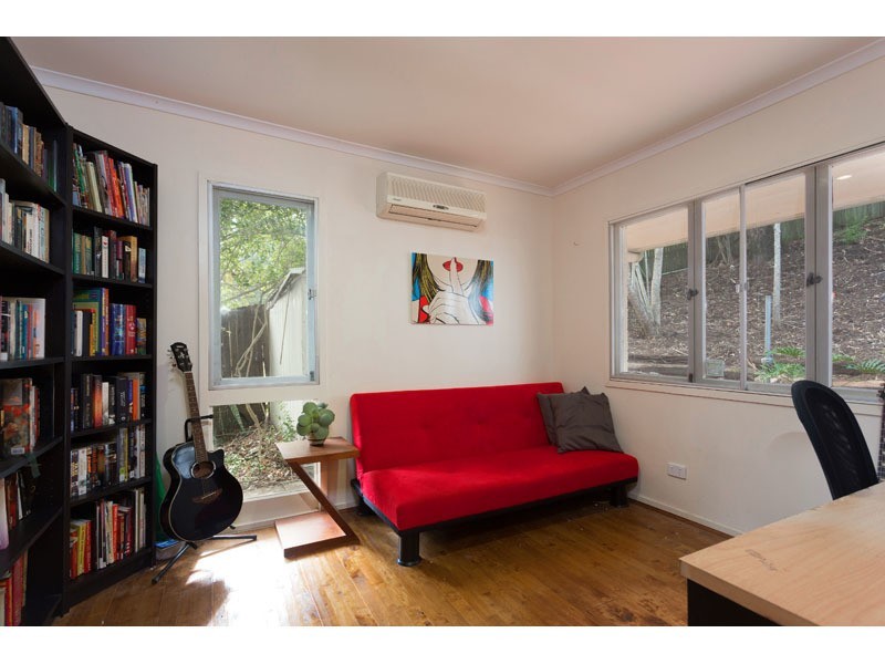 70 Dumbarton Drive, Kenmore QLD 4069