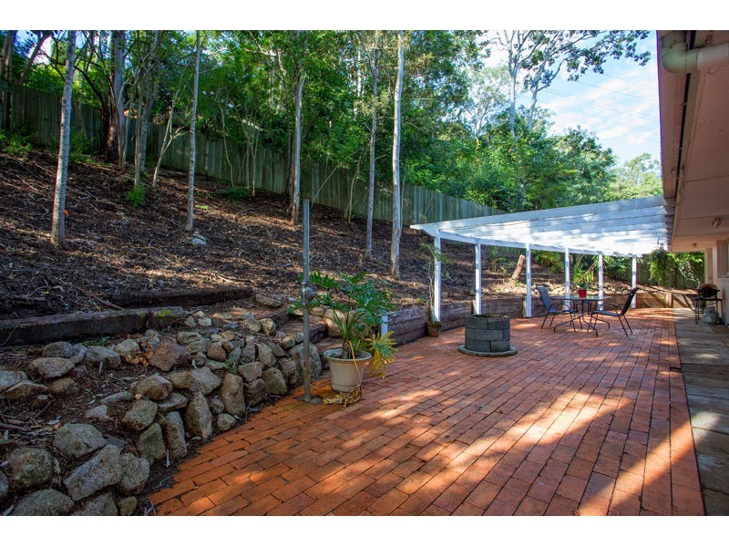 70 Dumbarton Drive, Kenmore QLD 4069