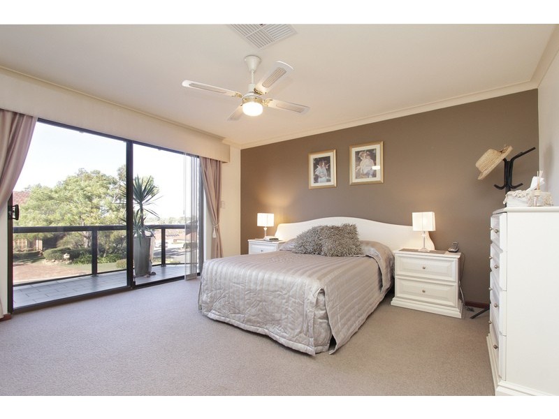 1 Baloo Grove, Kingsley WA 6026