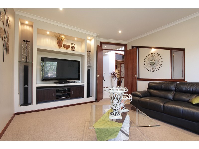 1 Baloo Grove, Kingsley WA 6026