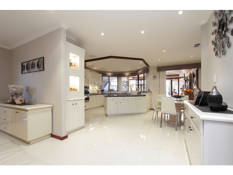 1 Baloo Grove, Kingsley WA 6026