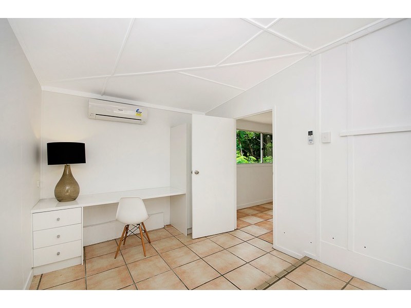 16 Stuart St, North Ward QLD 4810