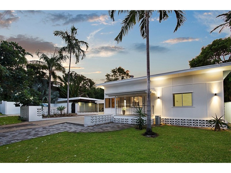 16 Stuart St, North Ward QLD 4810