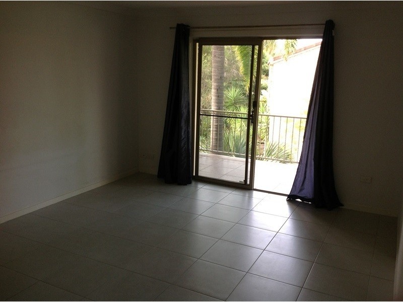5/5 Angie Court, Mermaid Waters QLD 4218