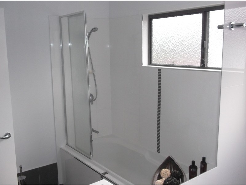 2/6 Napier Street, Carina Heights QLD 4152