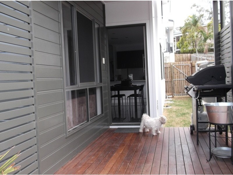 2/6 Napier Street, Carina Heights QLD 4152