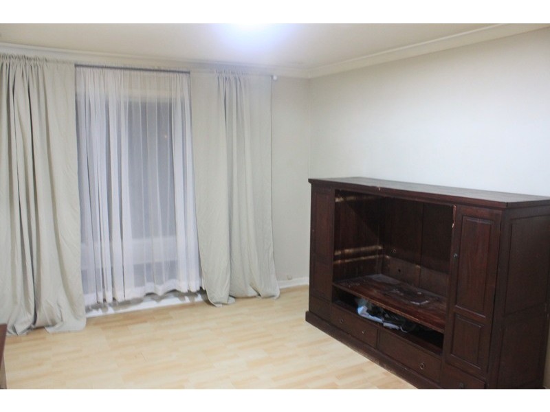 42 Hollybush Way, Kelmscott WA 6111