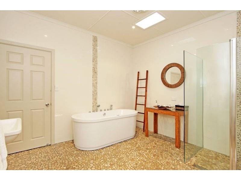 23 Reserve Drive, Bateau Bay NSW 2261