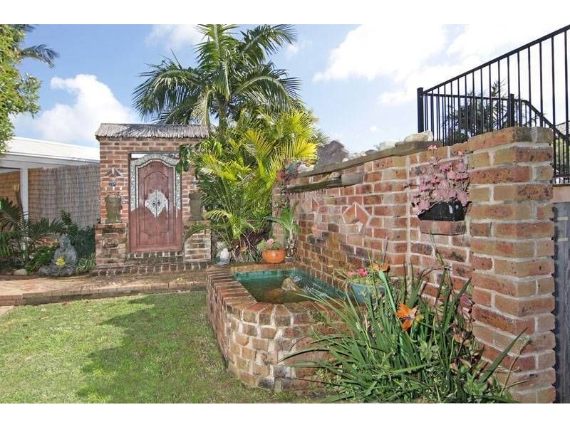 23 Reserve Drive, Bateau Bay NSW 2261