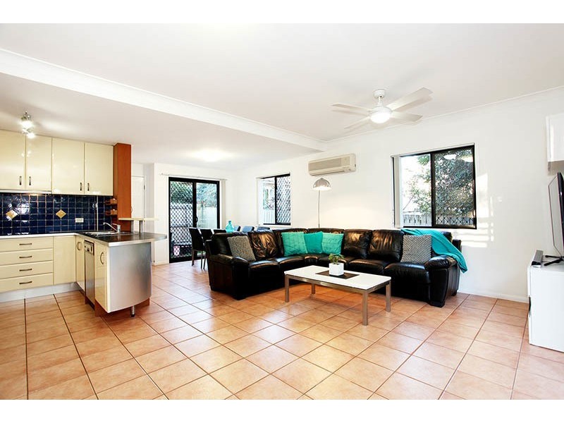 2/27  Hicks Street, Mount Gravatt East QLD 4122