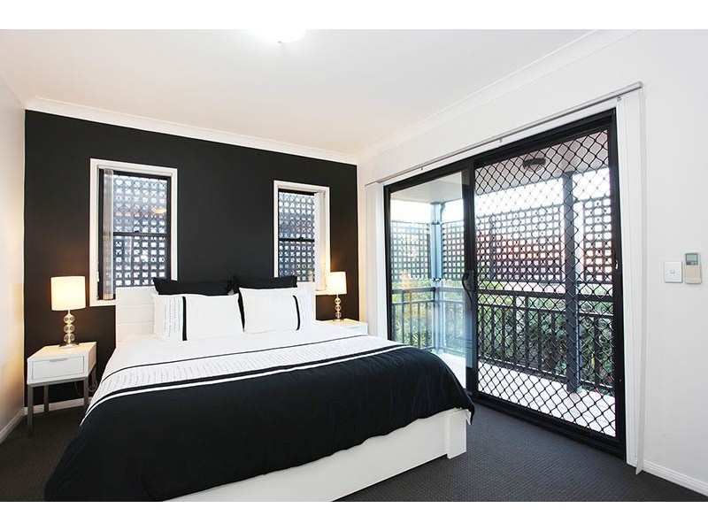 2/27  Hicks Street, Mount Gravatt East QLD 4122