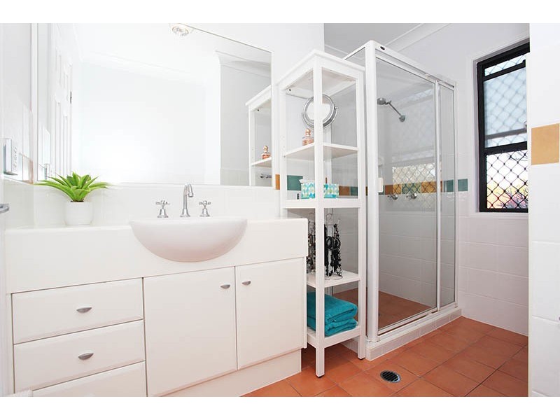 2/27  Hicks Street, Mount Gravatt East QLD 4122