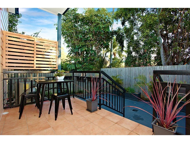 2/27  Hicks Street, Mount Gravatt East QLD 4122