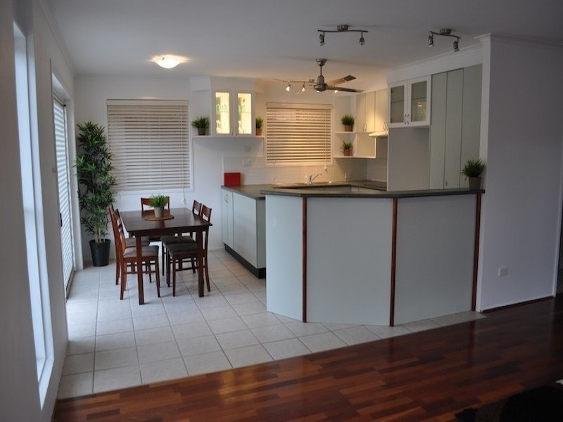 1/94 Imperial Parade, Labrador QLD 4215