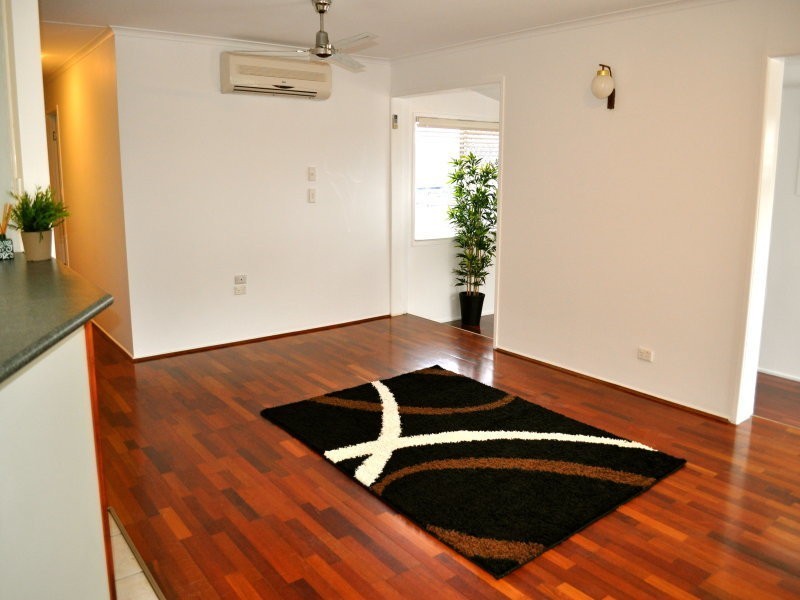 1/94 Imperial Parade, Labrador QLD 4215