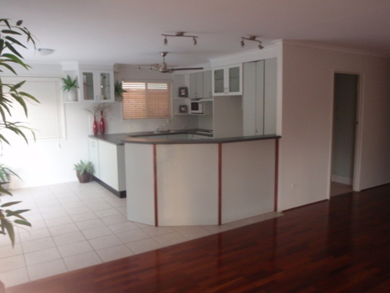 1/94 Imperial Parade, Labrador QLD 4215