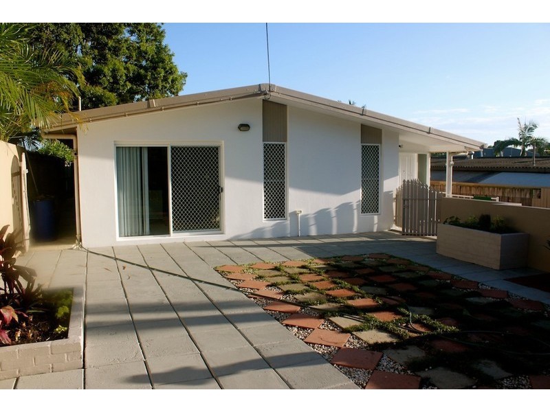 1/94 Imperial Parade, Labrador QLD 4215