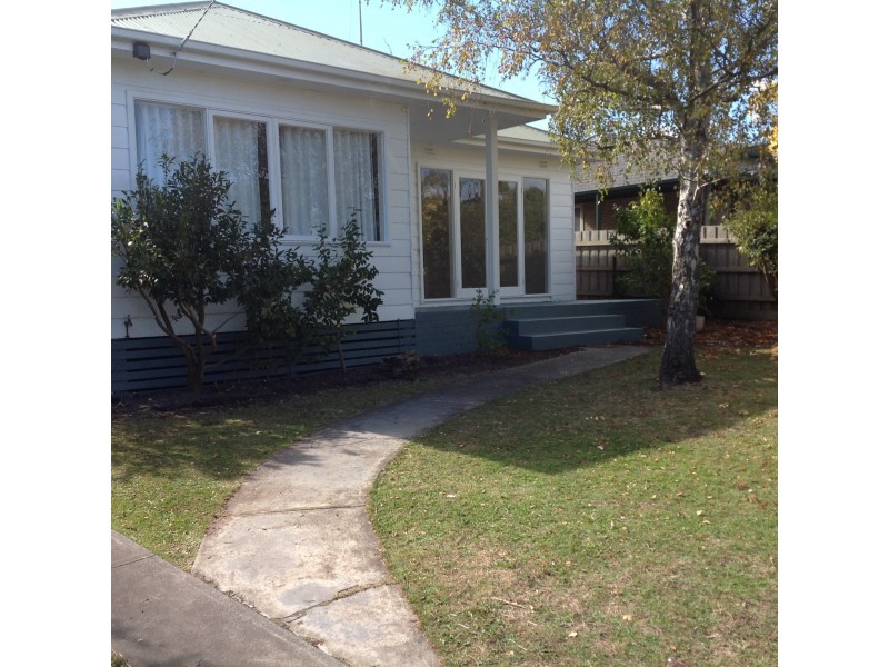 15 Bruce Street, Inverloch VIC 3996