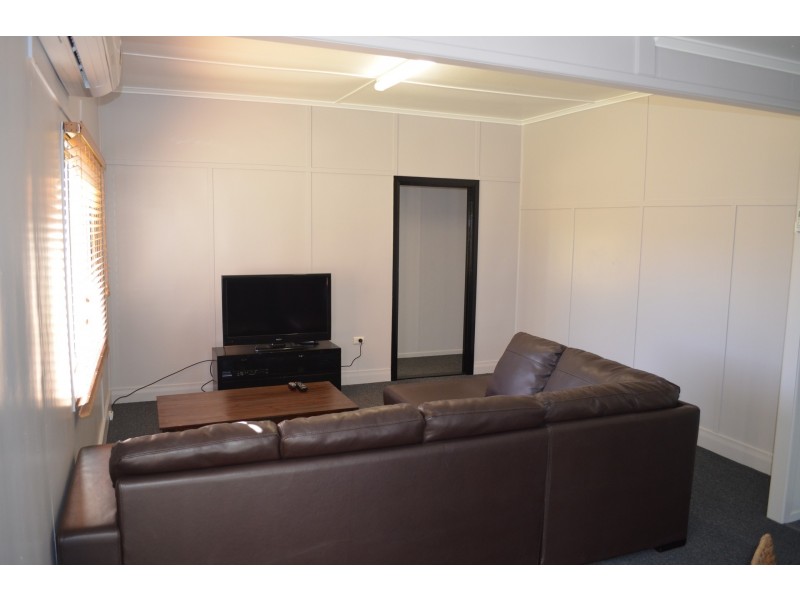 31 Kelman St, Taroom QLD 4420