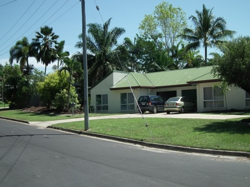 9 Lae Street, Trinity Beach QLD 4879