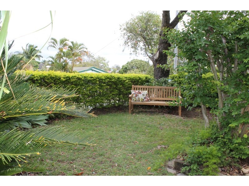 5 Second Avenue, Labrador QLD 4215