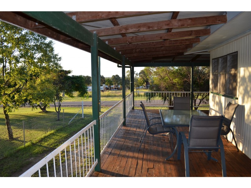 8  North Street, Taroom QLD 4420