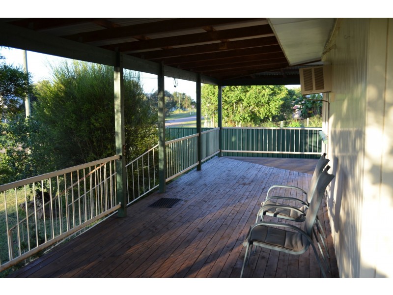 8  North Street, Taroom QLD 4420