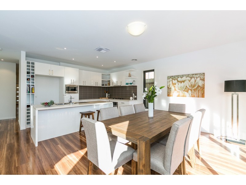 2/15 Bourbon Way, Waurn Ponds VIC 3216