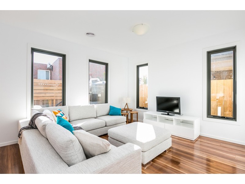 2/15 Bourbon Way, Waurn Ponds VIC 3216