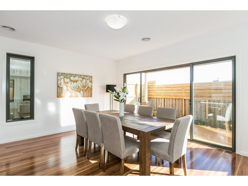 2/15 Bourbon Way, Waurn Ponds VIC 3216