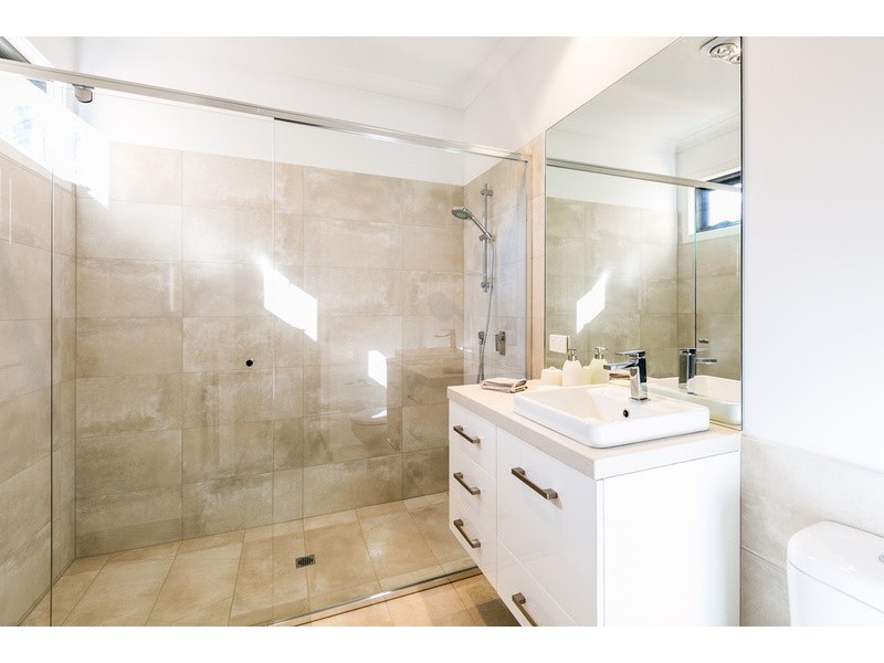 2/15 Bourbon Way, Waurn Ponds VIC 3216