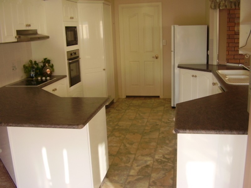 8 Dahlia Court, Middle Ridge QLD 4350