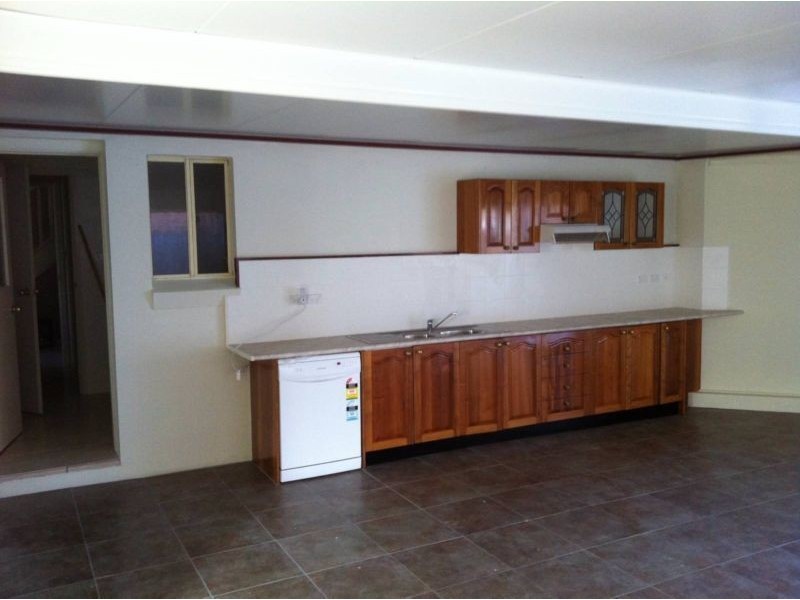 1 Lemongrass Pl, Quakers Hill NSW 2763