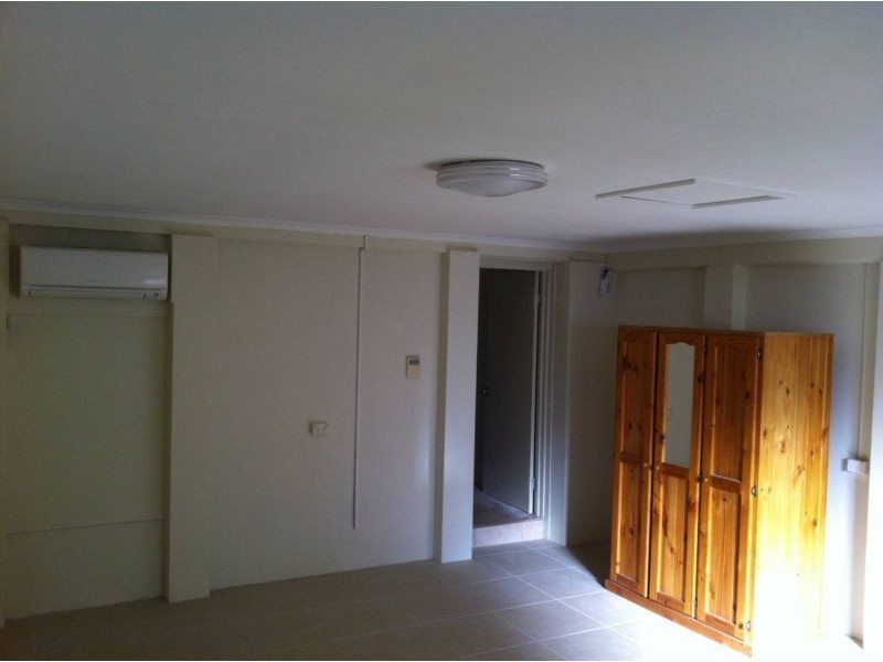 1 Lemongrass Pl, Quakers Hill NSW 2763