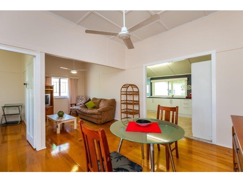 29  Edward St, Berserker QLD 4701