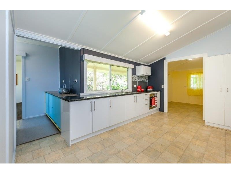 29  Edward St, Berserker QLD 4701