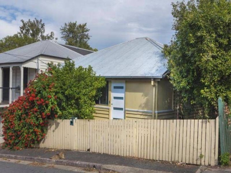 8 Hipwood St, Spring Hill QLD 4000