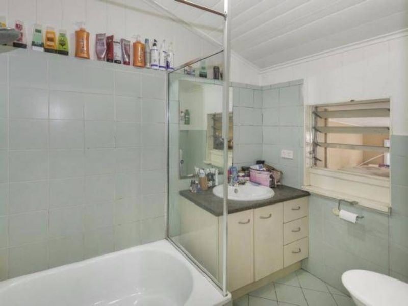 8 Hipwood St, Spring Hill QLD 4000